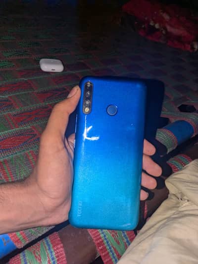 Tecno Spark 4