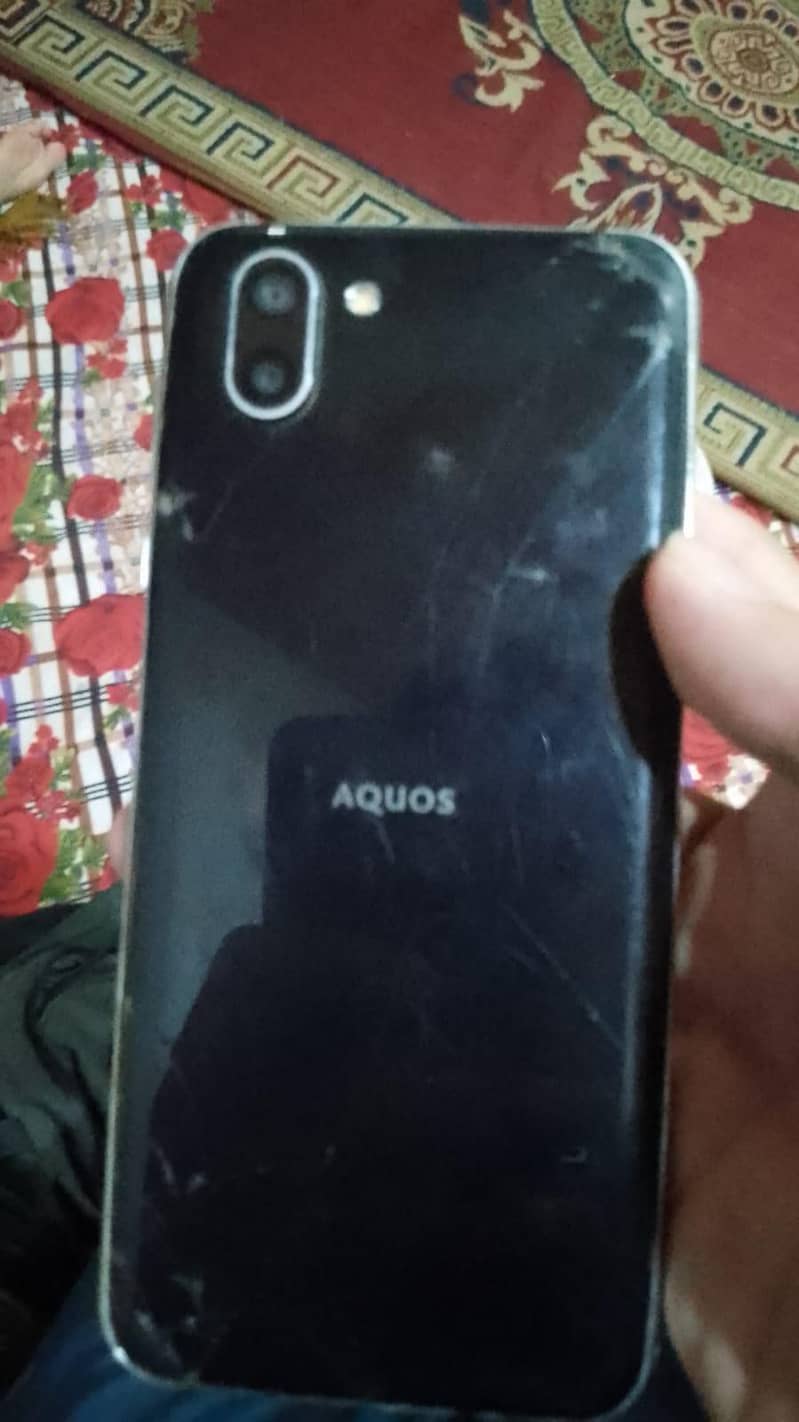 Sharp Aquos R2 1