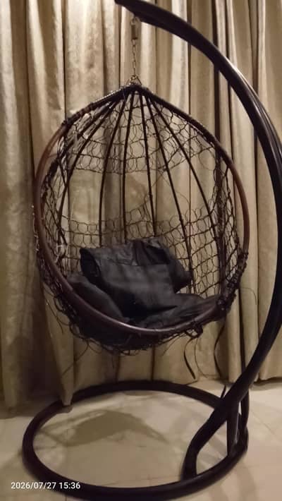 Used Big Size Egg Swing Jhoola – Strong & Sturdy