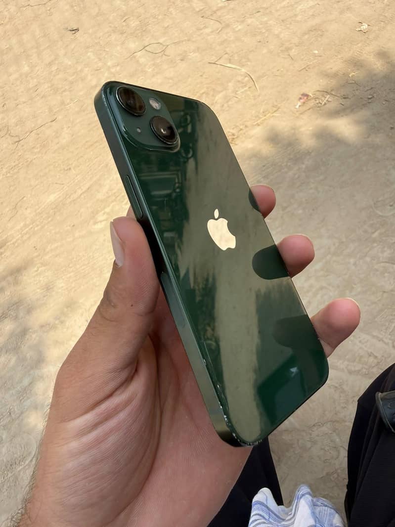 Apple iPhone 13 0