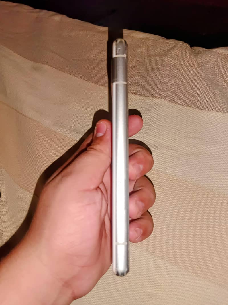Google Pixel 7a 5