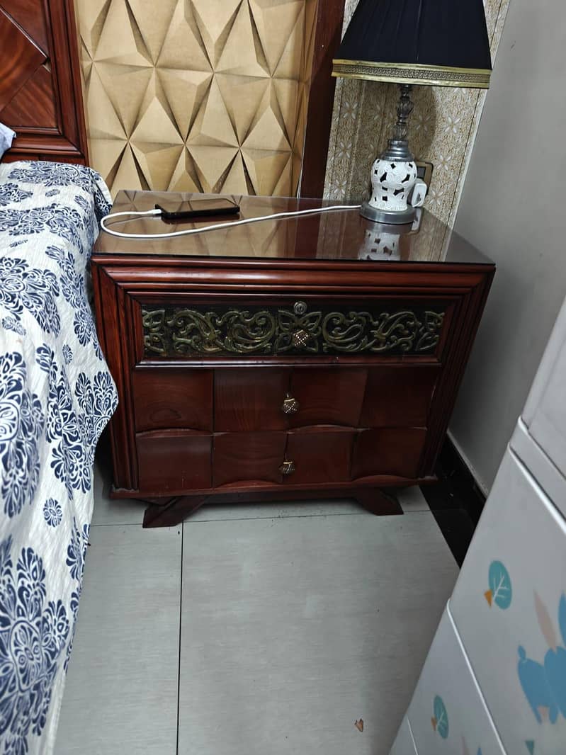one bedside table 0