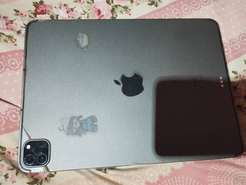 IPAD M1 GOOD CONDITION 2