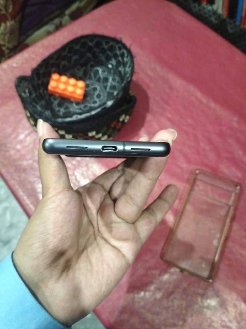 Google Pixel 7 4