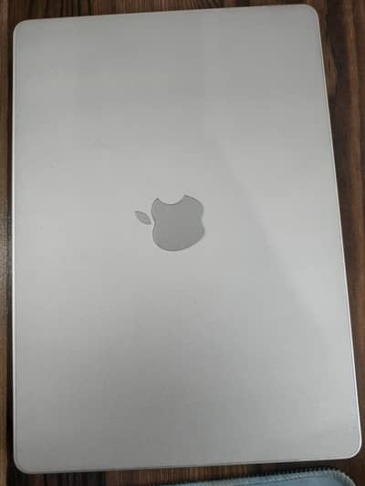 Macbook air m3 appel silicon 8 gb / 256 gb