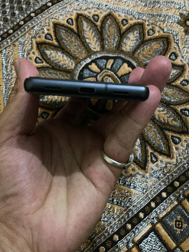 Google Pixel 7 4