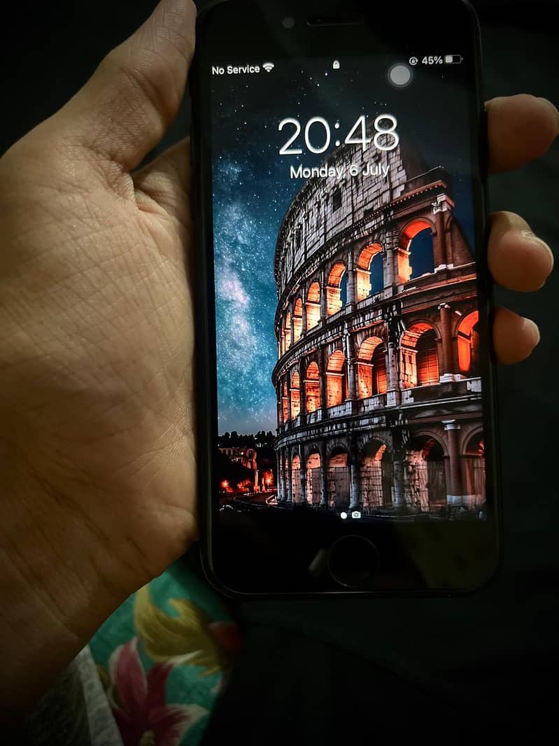 Apple iPhone 7 1