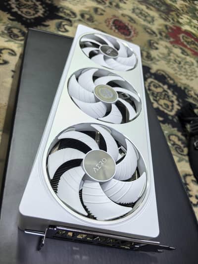 rtx 5070 12gb gigabyte aero