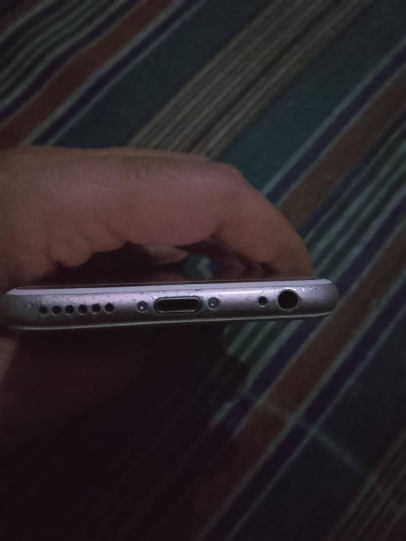 Apple iPhone 6S 4