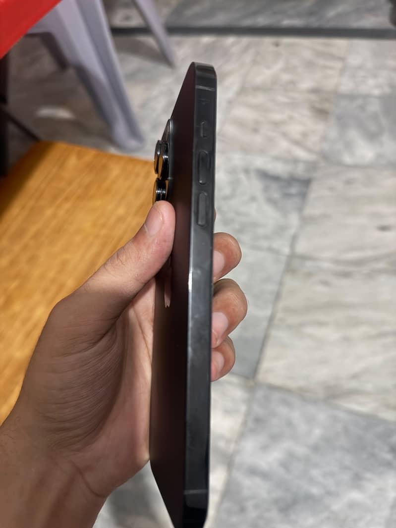 Apple iPhone 14 Pro Max 7