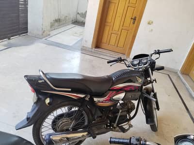Honda prider black 2014 model 47000 driven