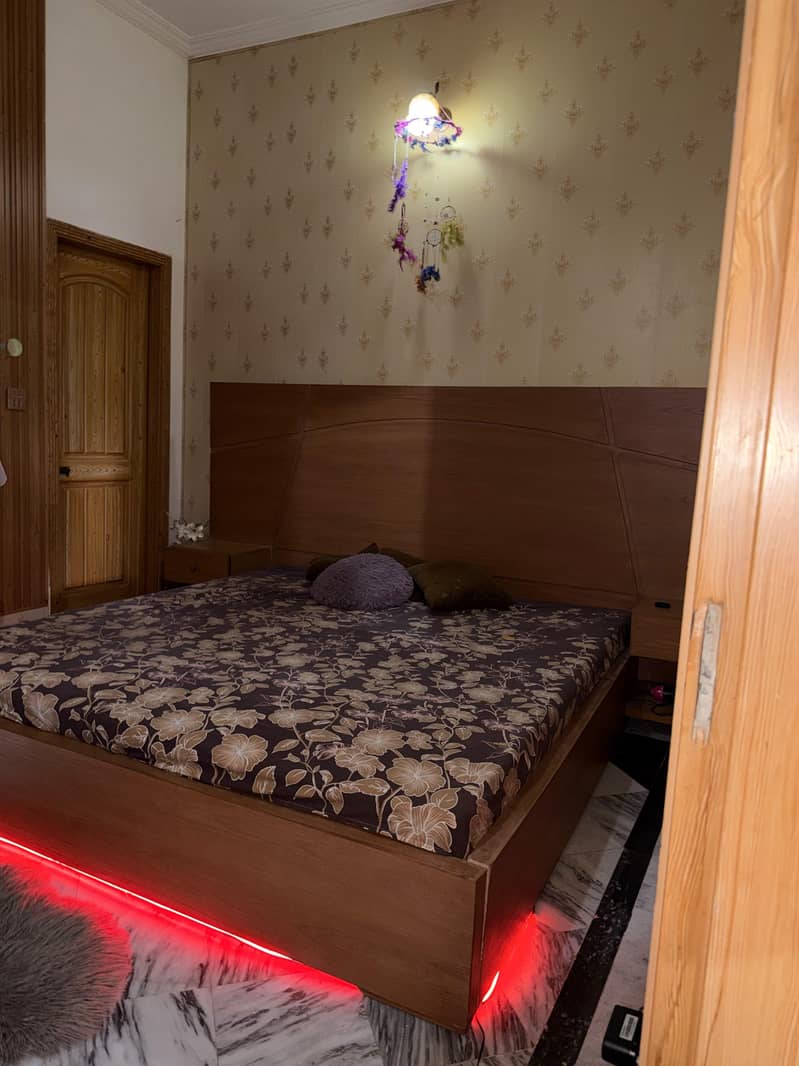 Double bed 0