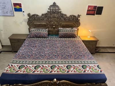shesham chinoti bed