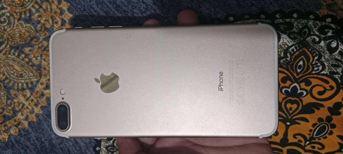 Apple iPhone 7 Plus 2