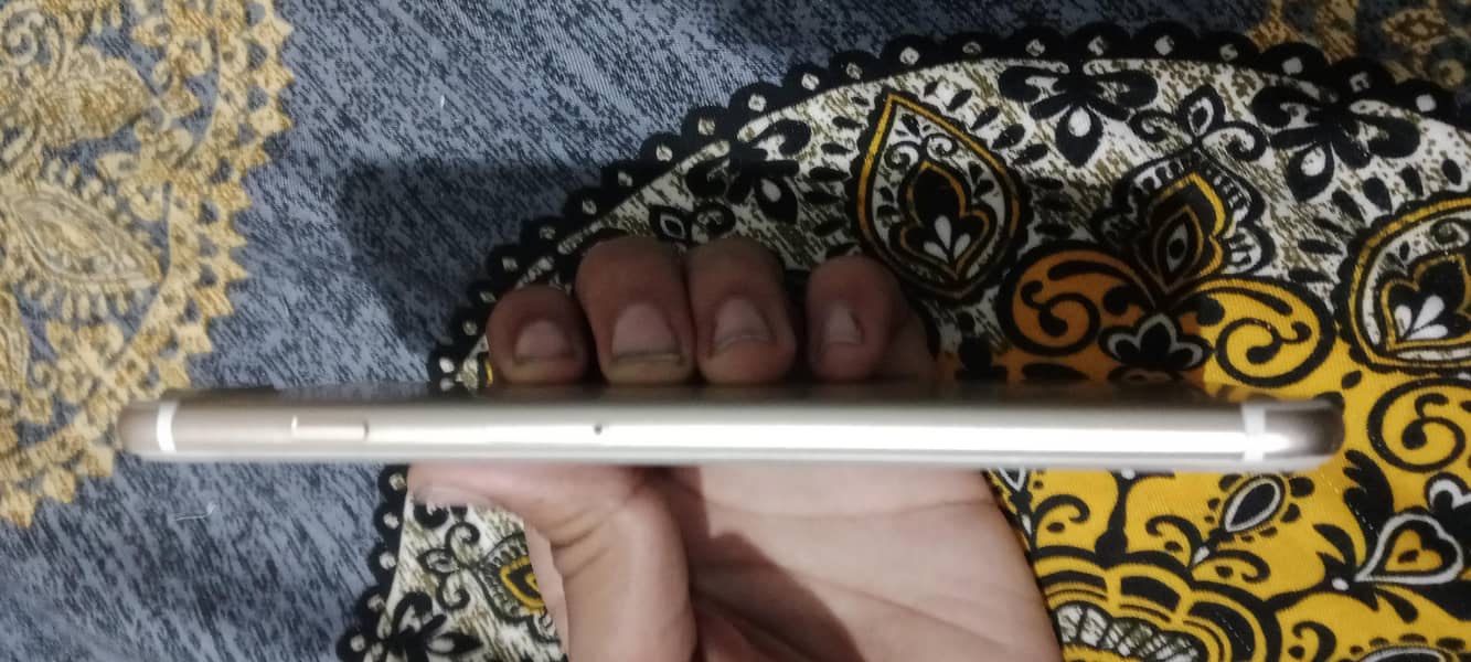 Apple iPhone 7 Plus 3