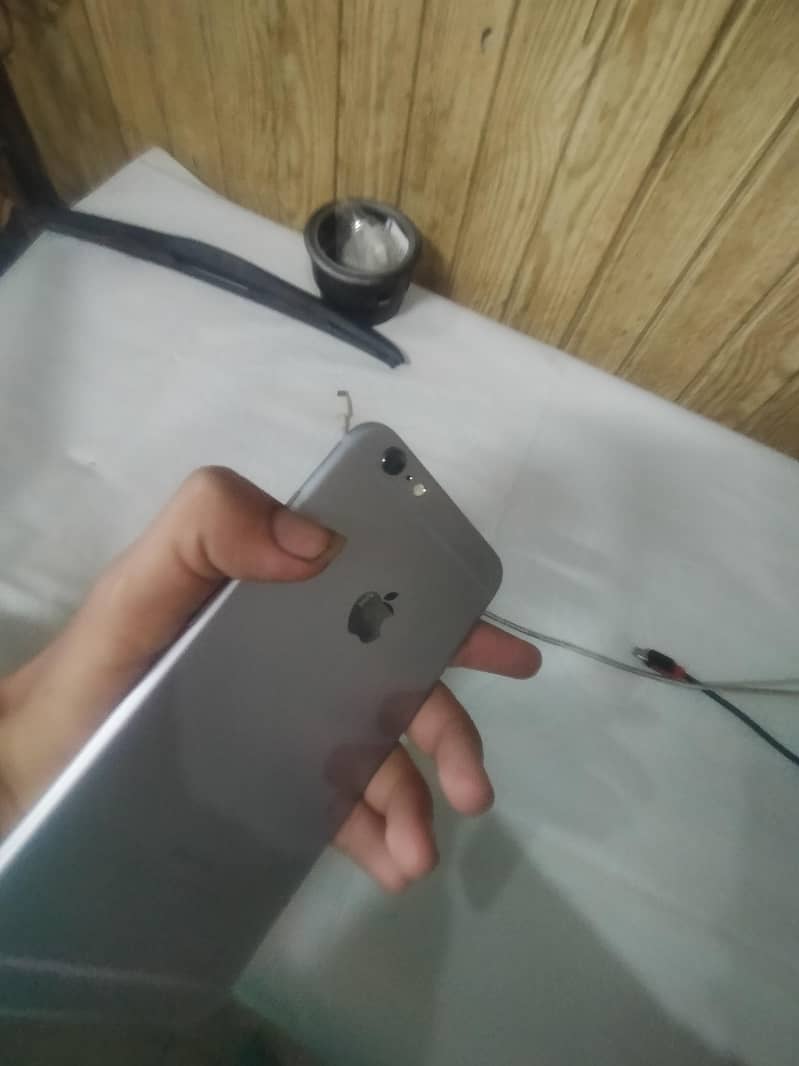 Apple iPhone 6 Plus 2