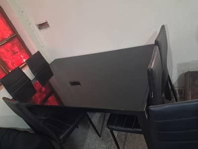 Dining Table with 6 chairs