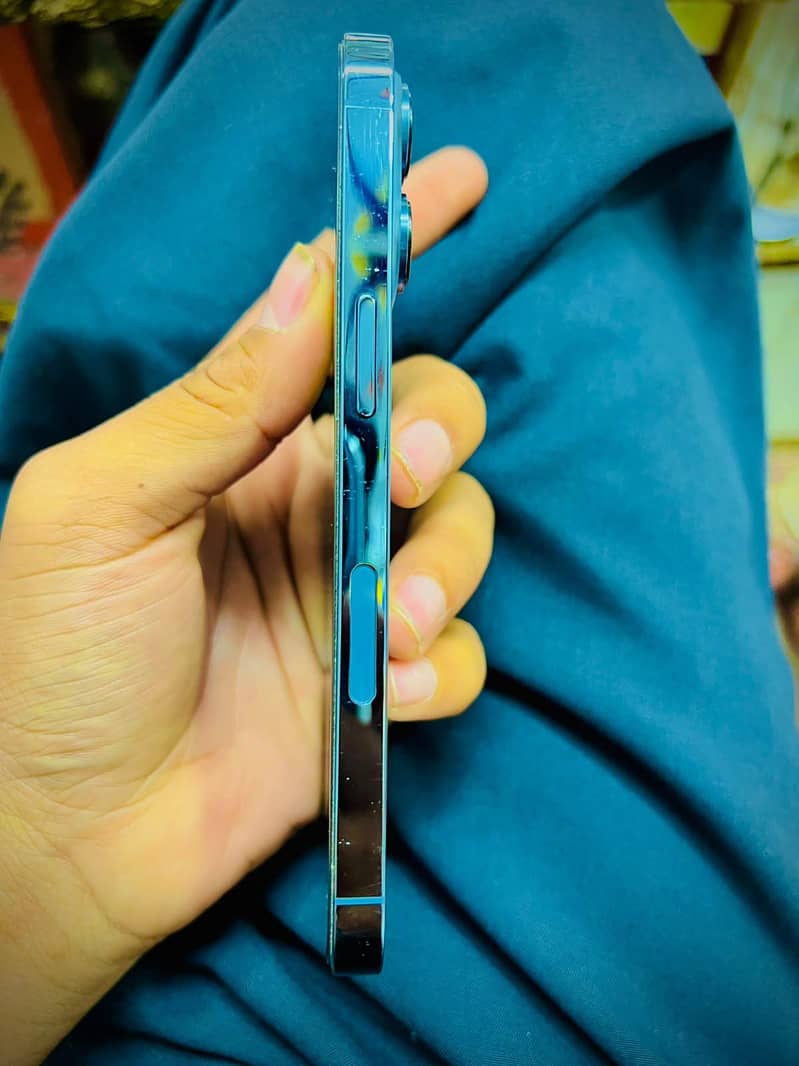 Apple iPhone 13 Pro 1
