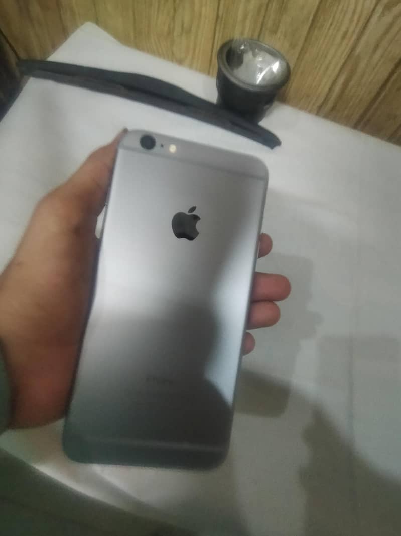 Apple iPhone 6 Plus 10