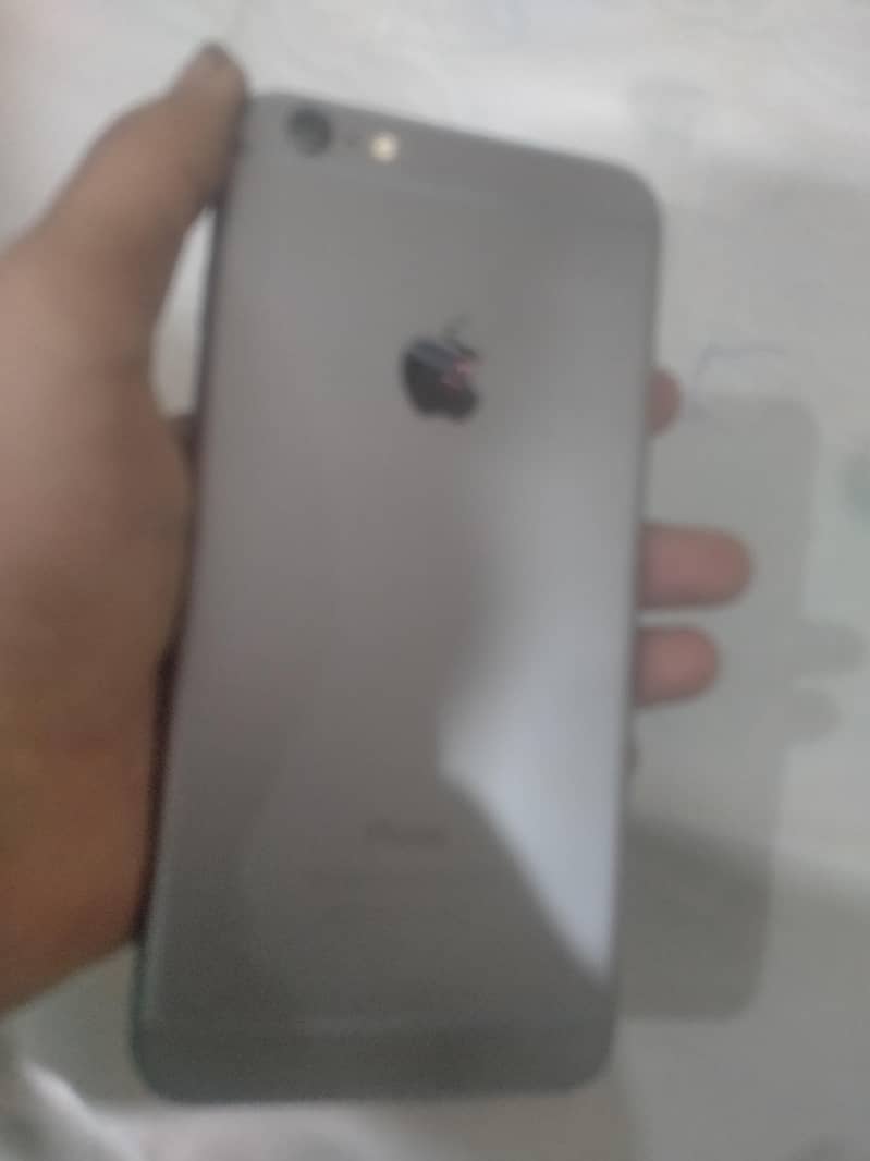 Apple iPhone 6 Plus 11