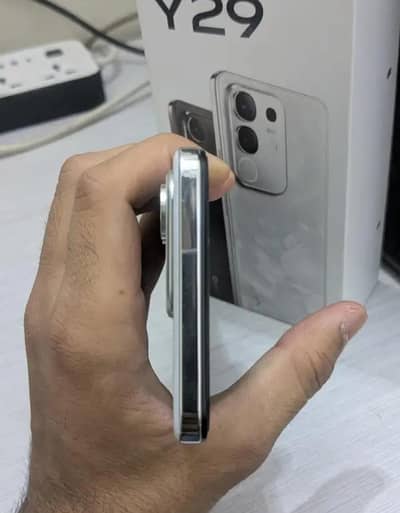 Vivo Y29