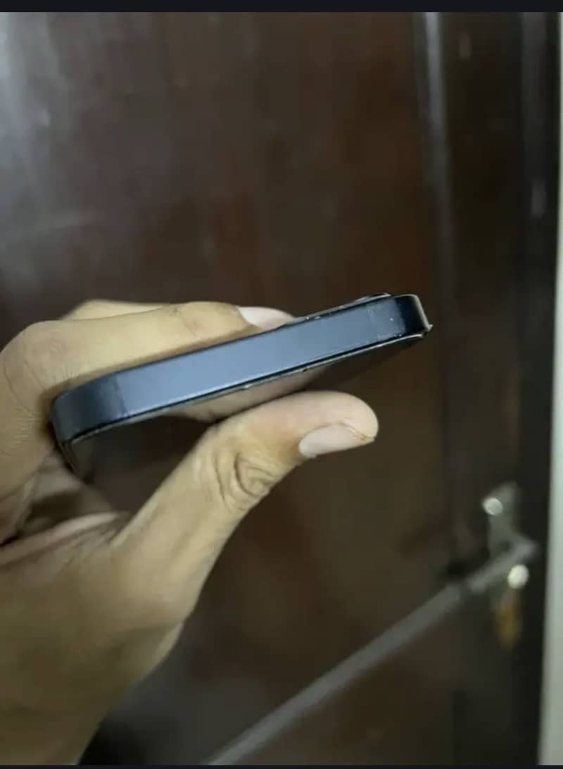 Apple iPhone 13 3