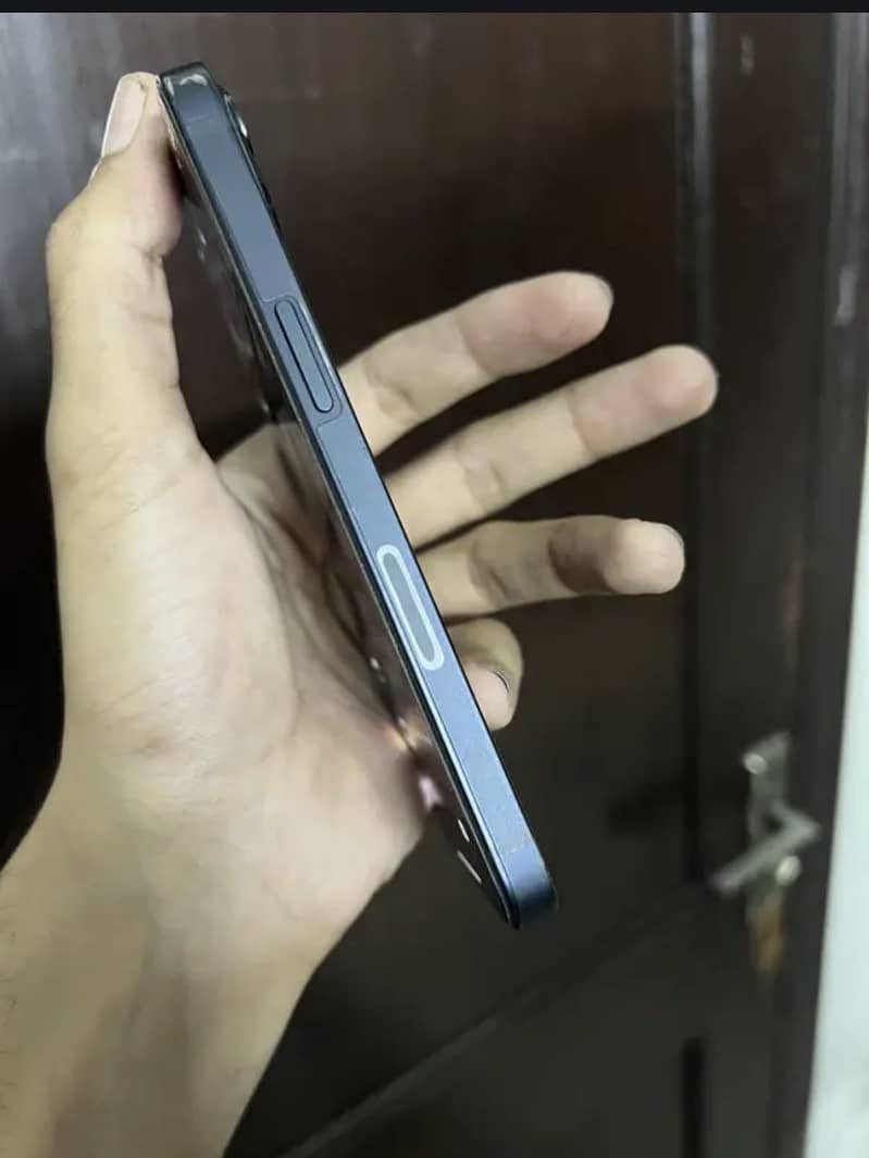 Apple iPhone 13 6