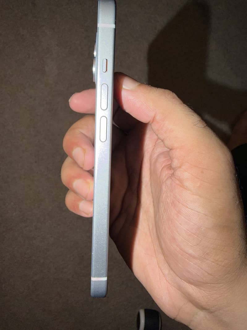 Apple iPhone 15 2
