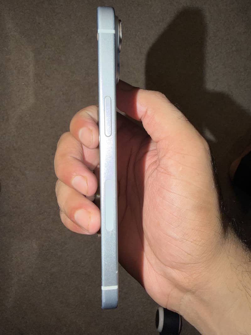 Apple iPhone 15 3