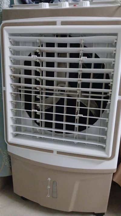 Brand New CoolerAC/DC  only 15 days used for urgent sale.
