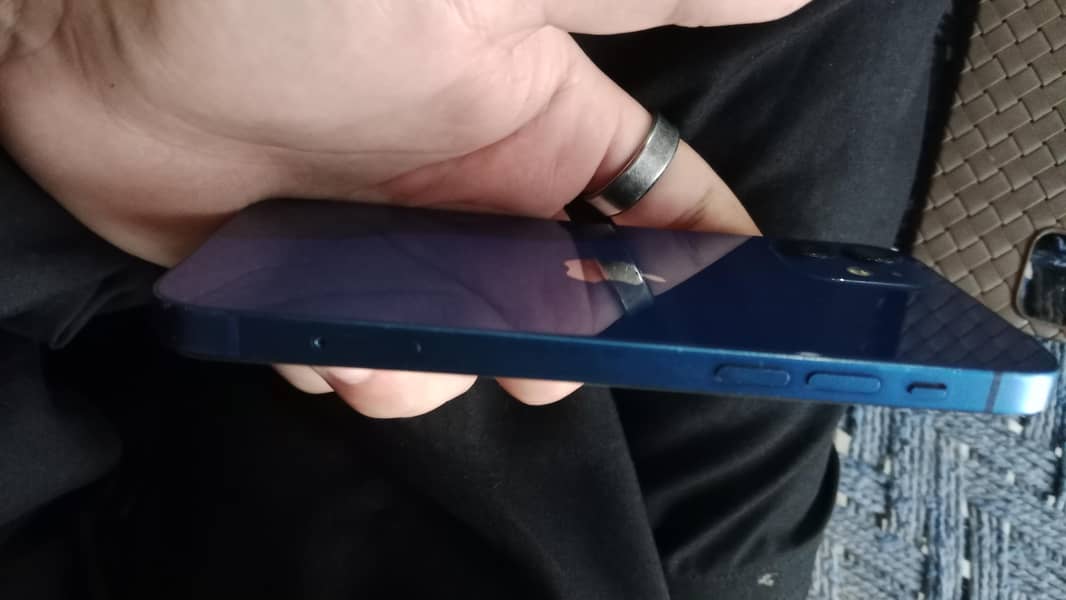 Apple iPhone 12 2