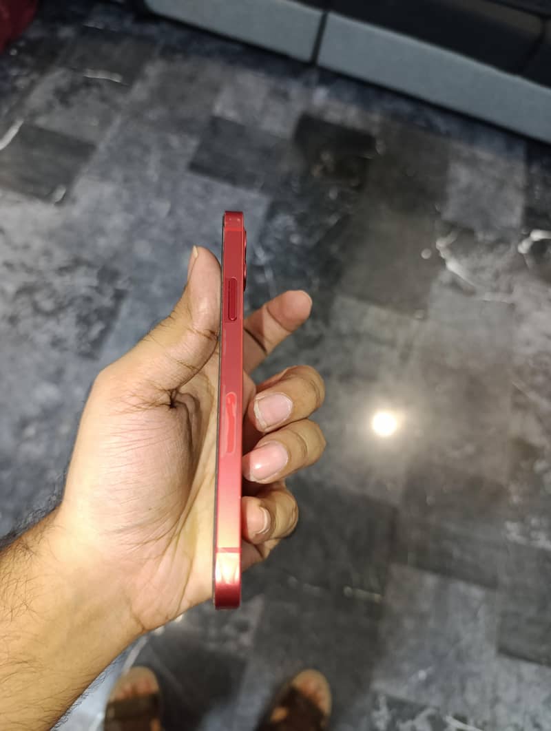 Apple iPhone 12 4