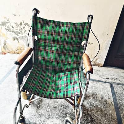 Foldable Wheelchair with Fold-Down Push Handles | Good Condition