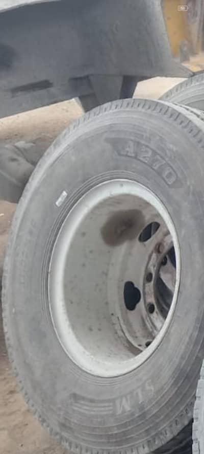 tyre aur rim samet hai 200 Hain kuchh kharab hai Baki Sab sahi hai
