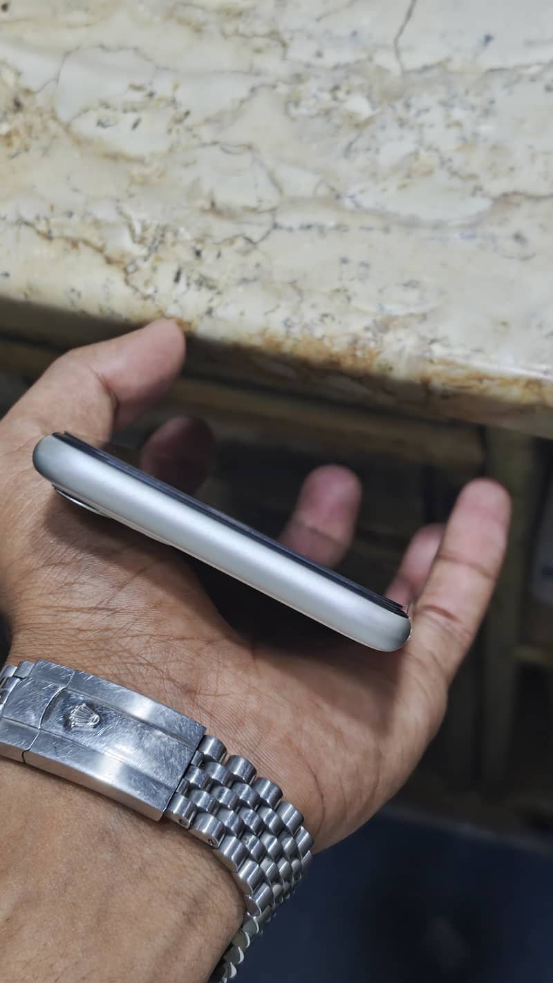 Apple iPhone 11 6