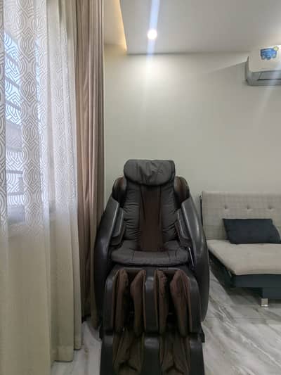 JC Buckman Full Body Massage Chair