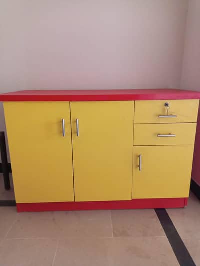 istri stand new