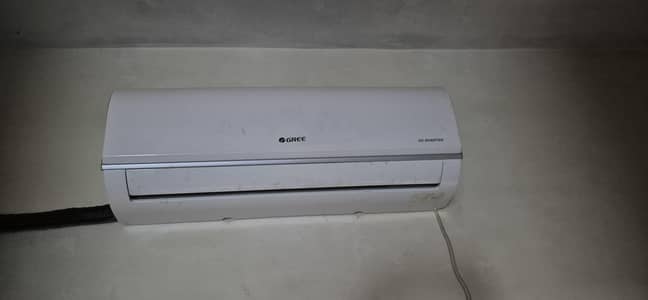 1 Ton Gree 10/10 condition Brand new