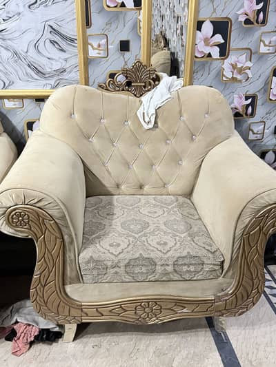 I am salling sofa set
