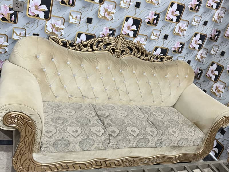 I am salling sofa set 1