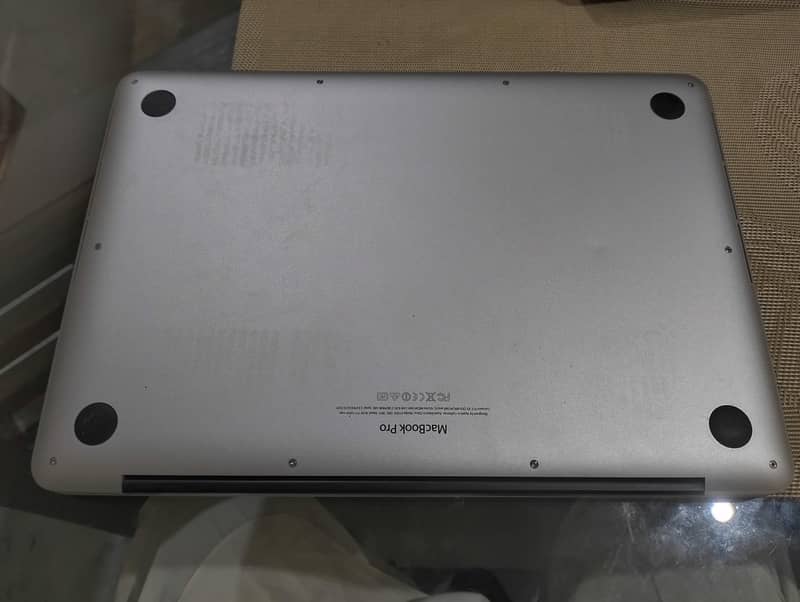 Apple Mac book 2014 1