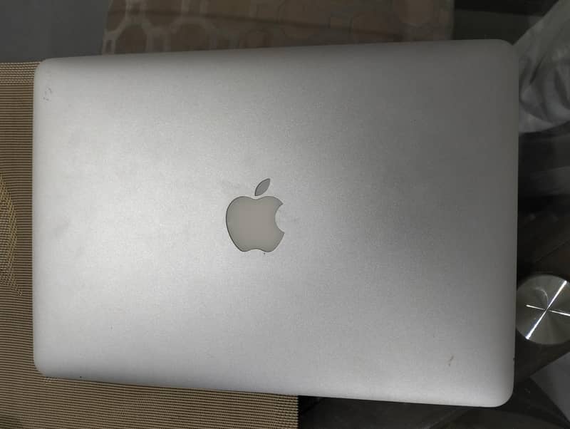 Apple Mac book 2014 5