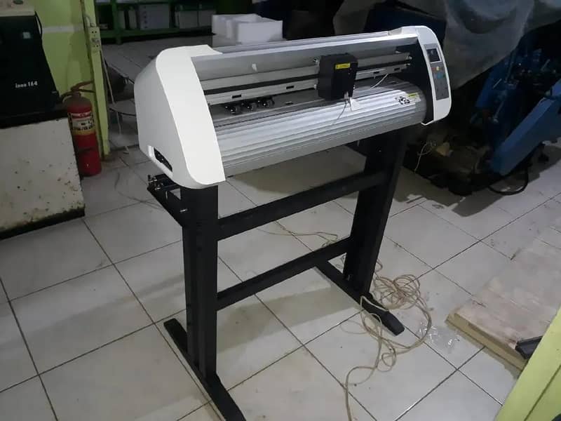 Vinyl cutting plotter 1