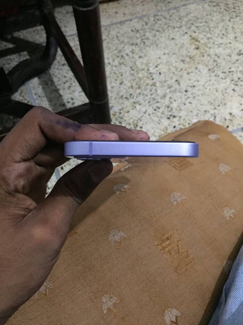 Apple iPhone 12 1