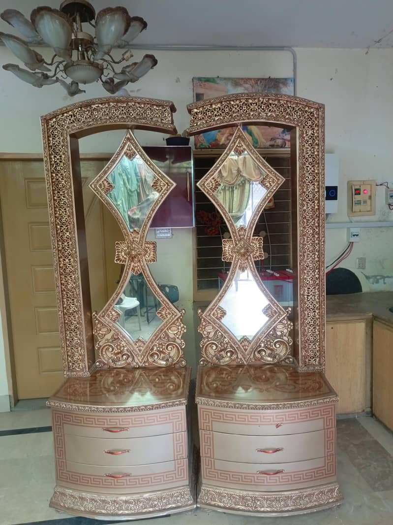 Beautiful Sidetable 1