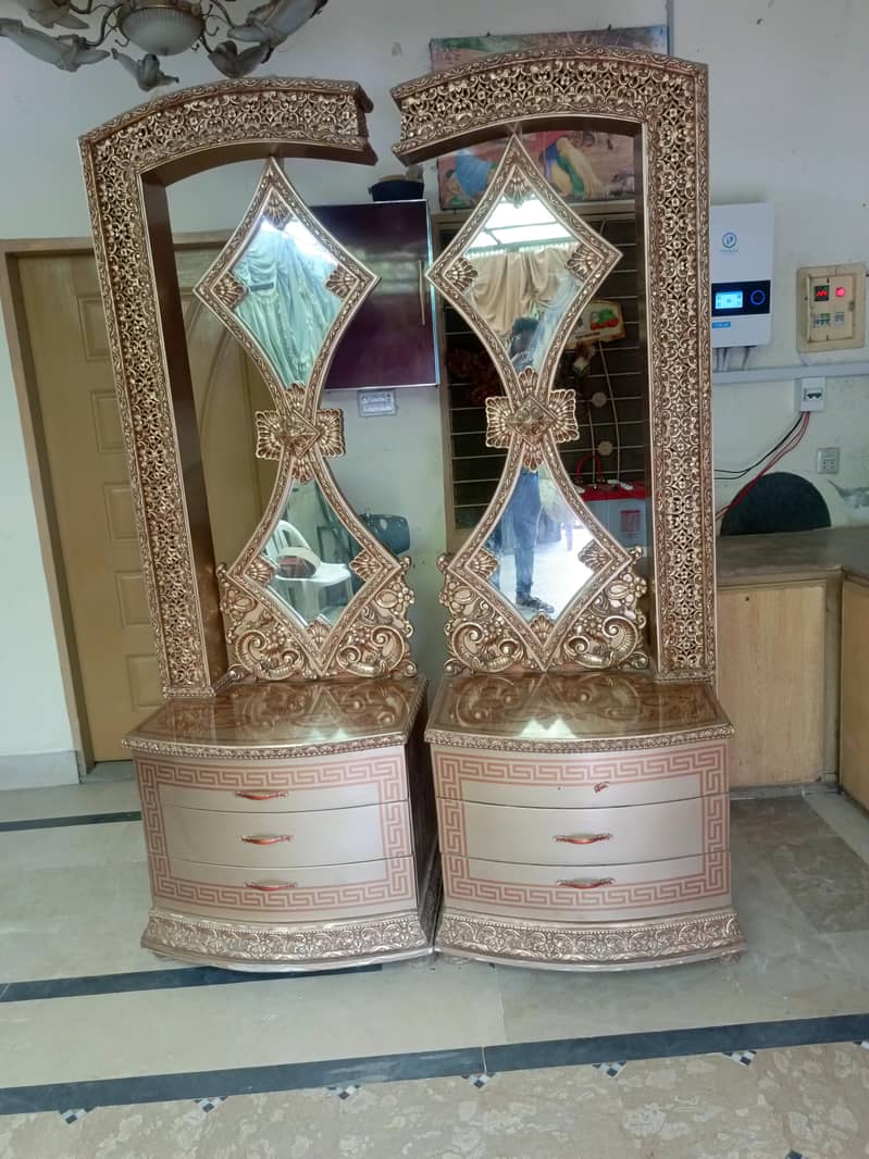 Beautiful Sidetable 2