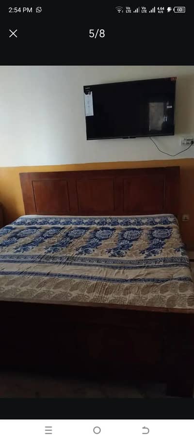 nice condition solid bed