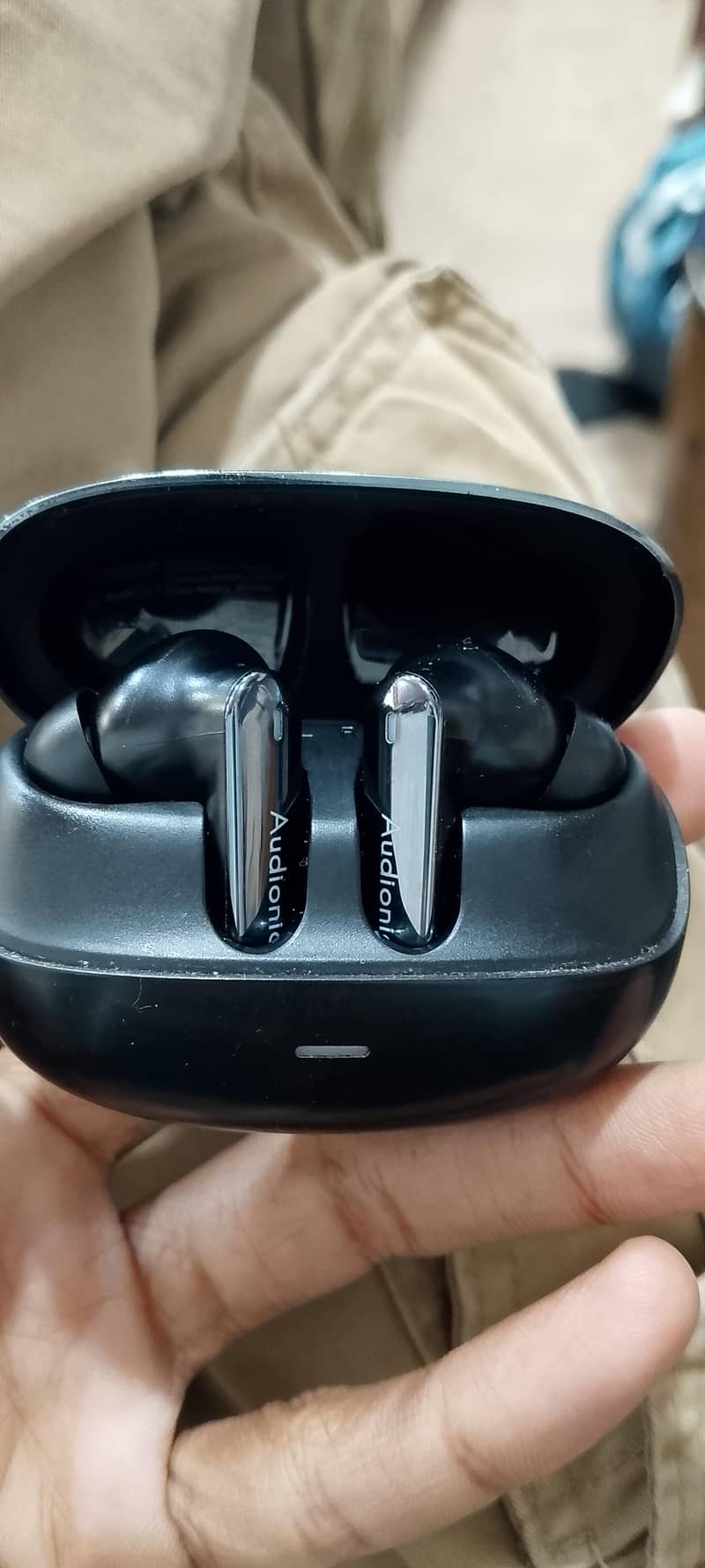 Earbuds 1