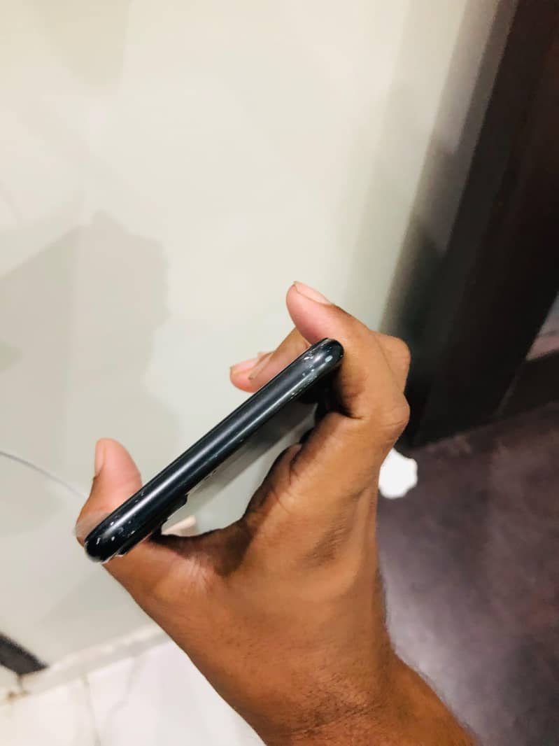 Apple iPhone 7 Plus 5