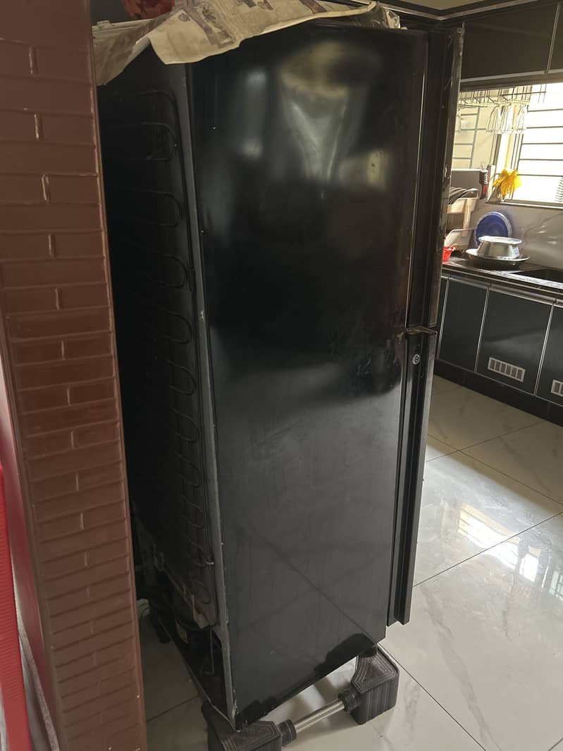 Medium size orient fridge 1